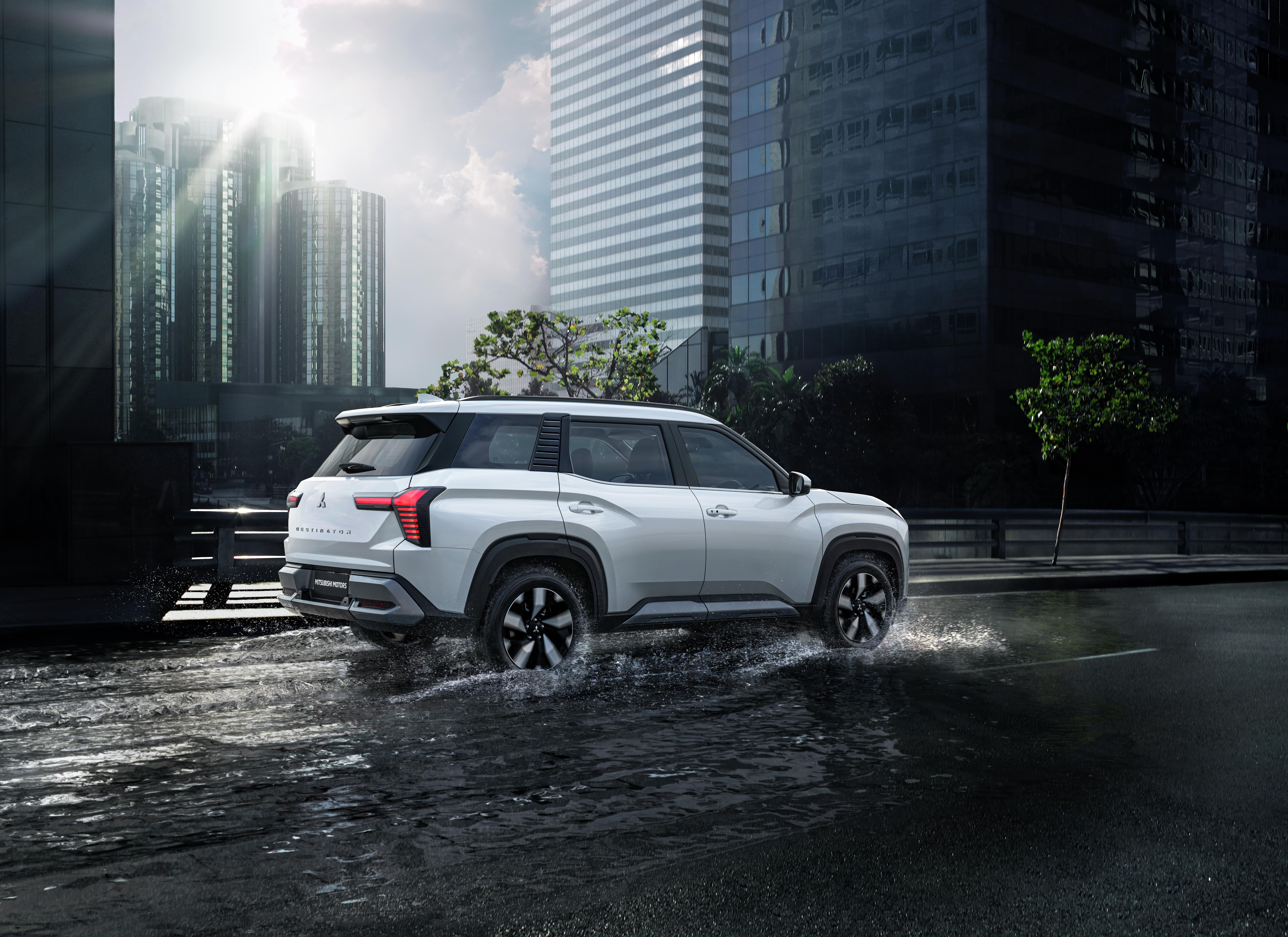 Mitsubishi Destination