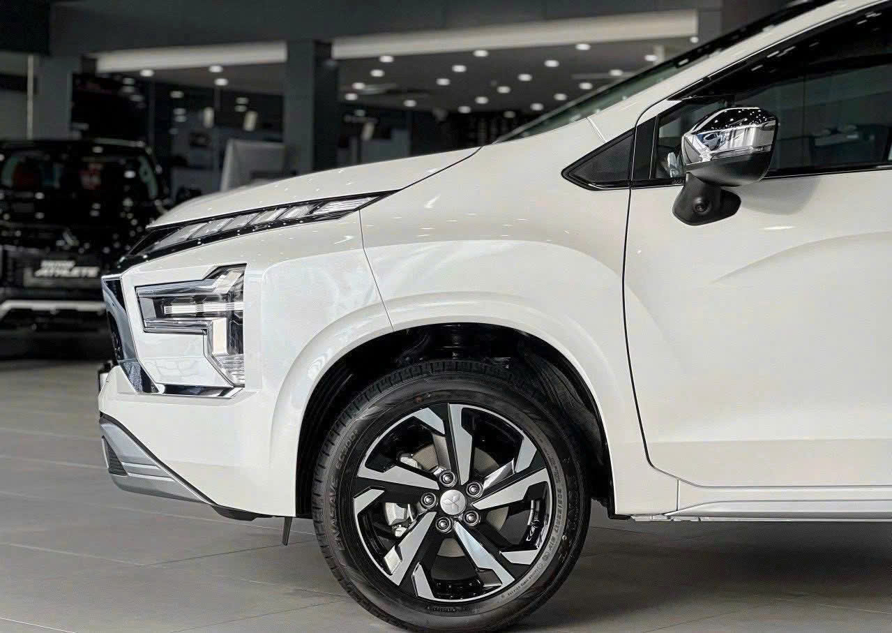 Xpander premium trắng