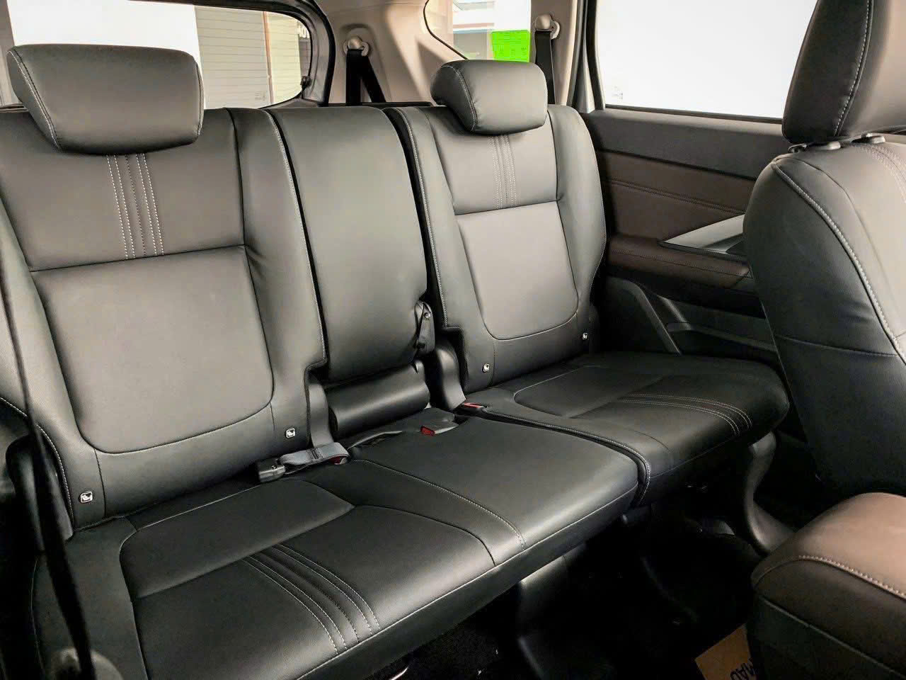 Xpander premium trắng