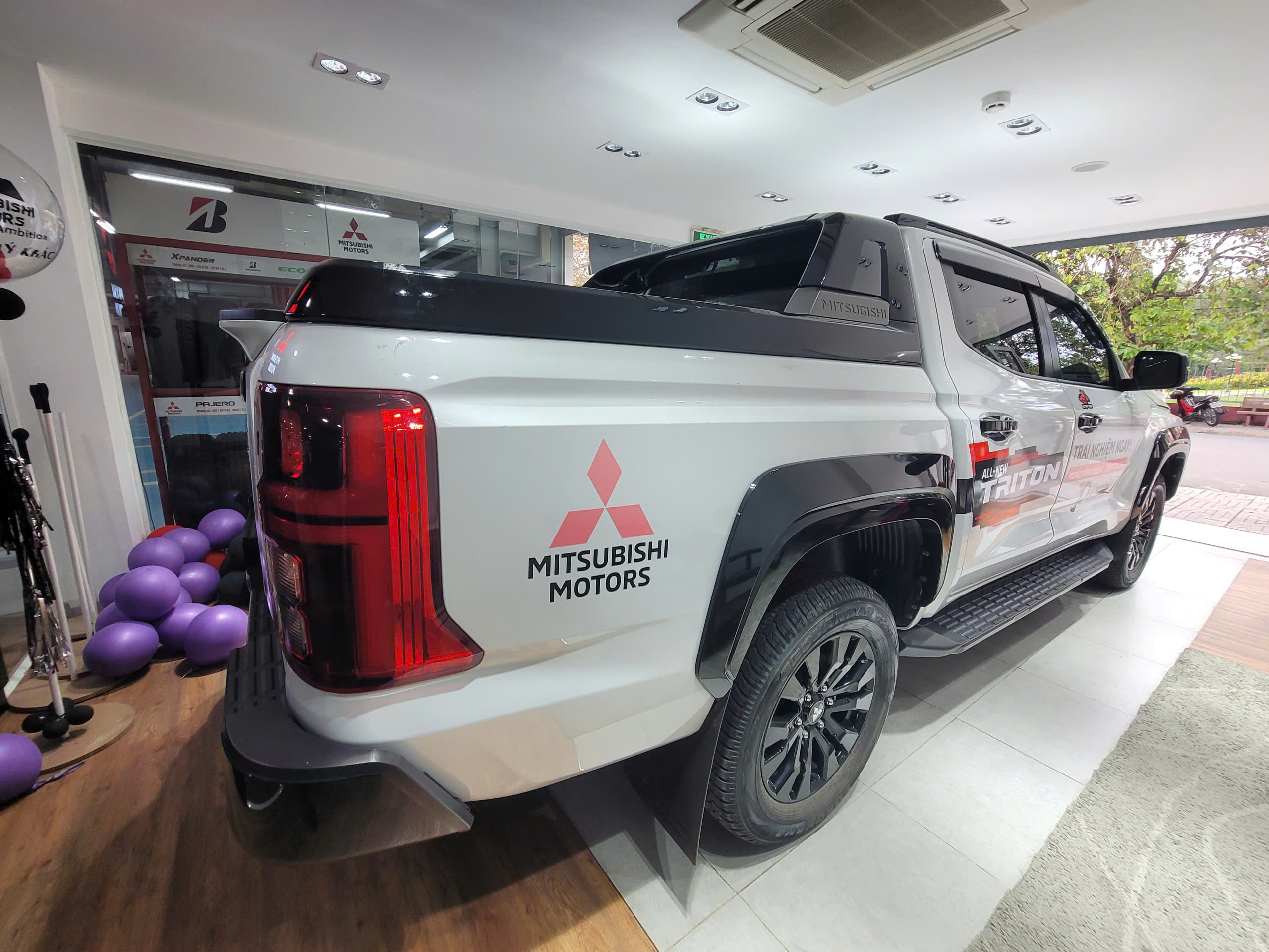 xe bán tải triton